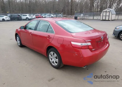 2007 Toyota Camry Le V6 z USA, uszkodzony, nr VIN 4T1BK46K47U005722